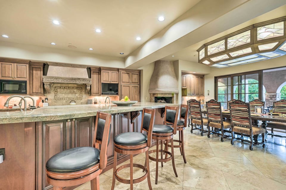 Main House Kitchen | Wolf 6 Burner w/ Griddle | Juice Squeezer