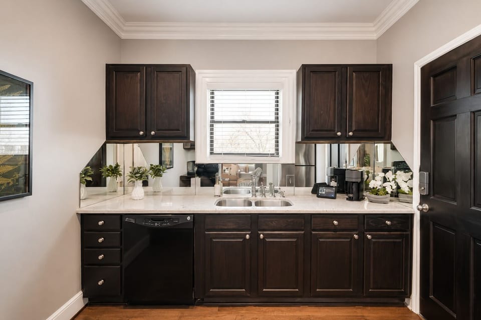 Large modern, fully equipped kitchen, ready to meet all your cooking needs.
