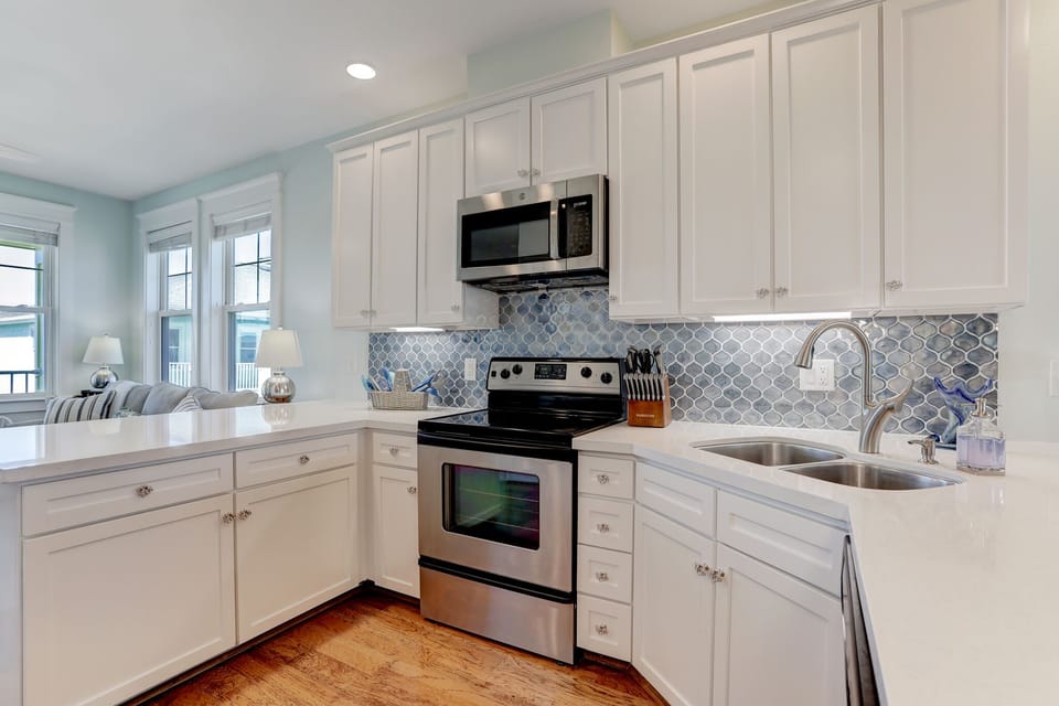 Stunning, newly remodeled kitchen with everything you need to make meal for all