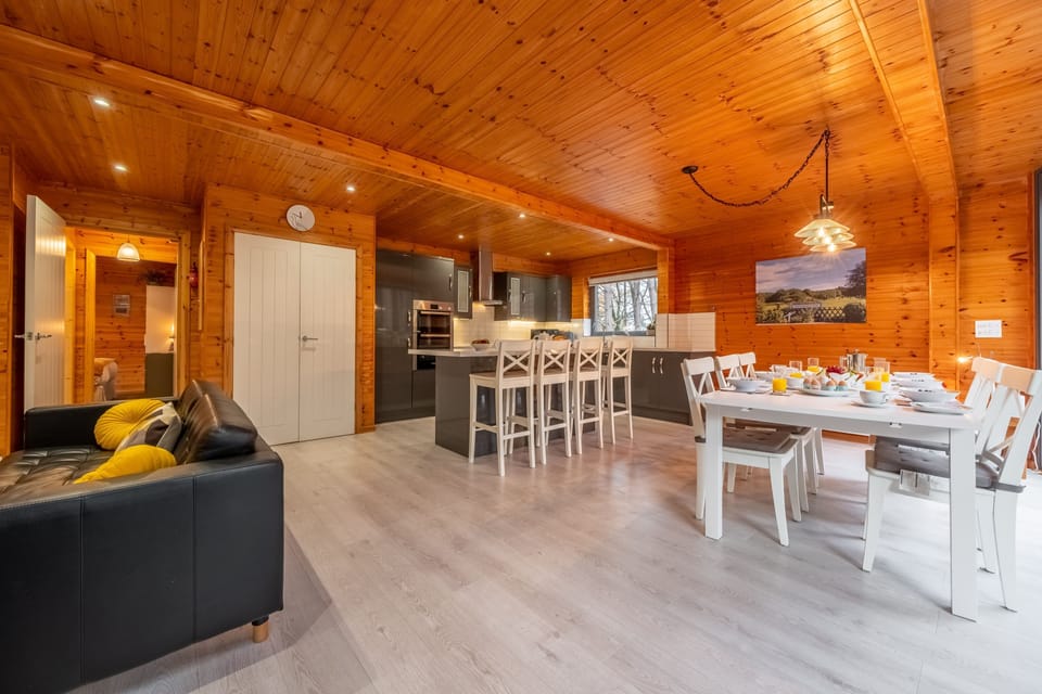 Ground floor: Spacious open-plan living