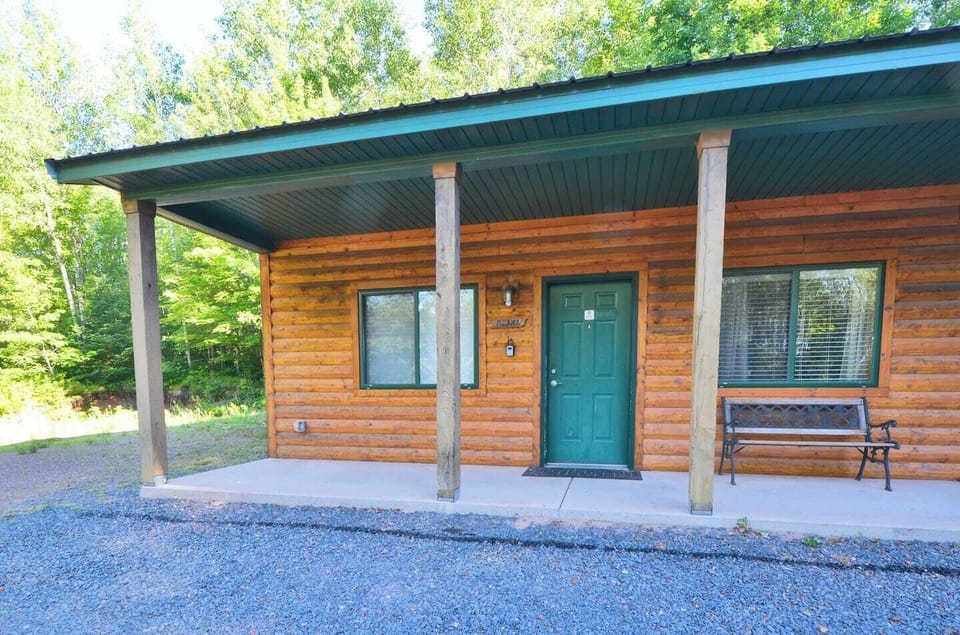 Welcome to Trail's Edge Hideaway!