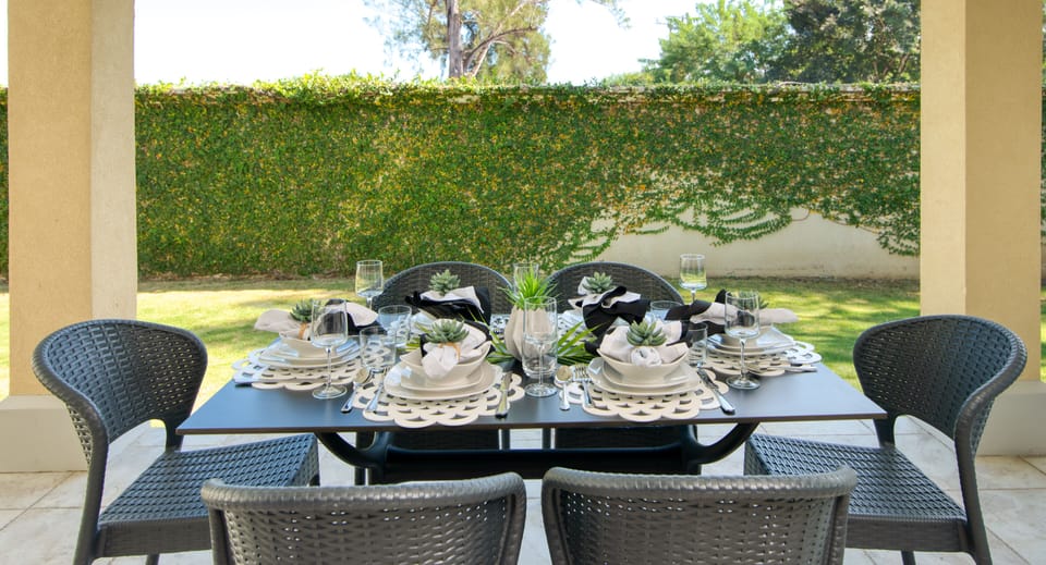 Outdoor dining