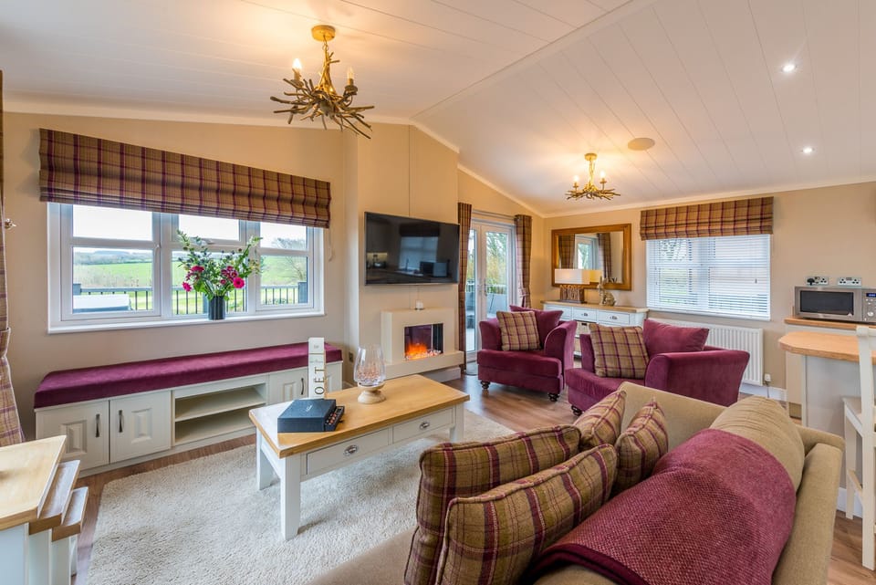 Lanaberry light and airy Lounge
