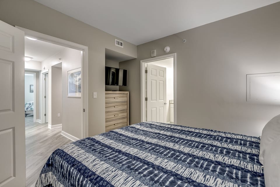 Guest bedroom