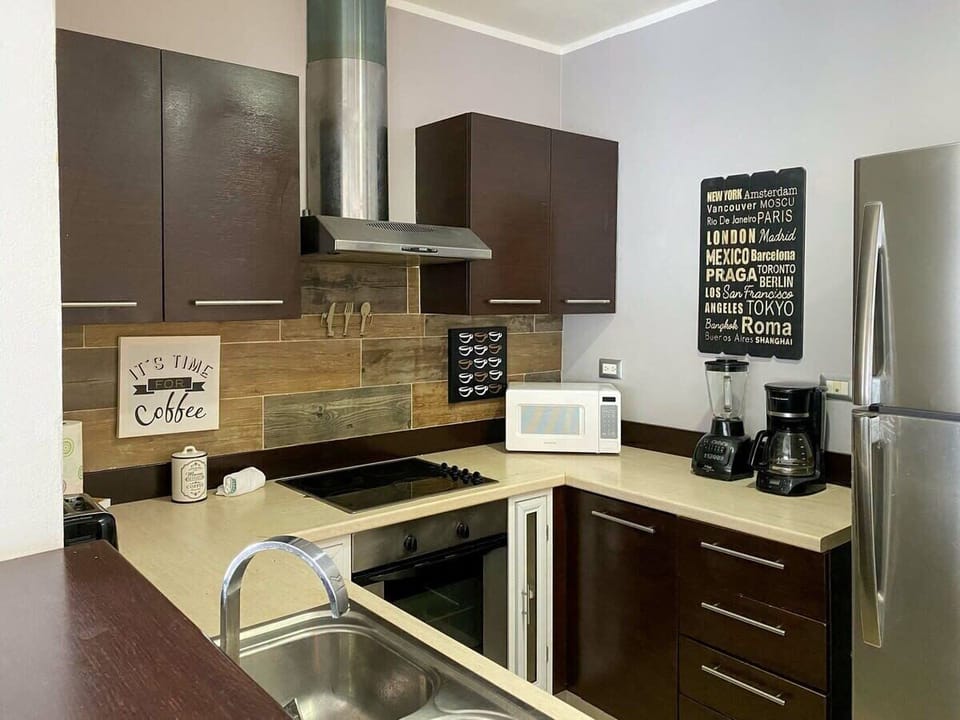 Fully-loaded kitchen with all the essentials to create home-cooked meals