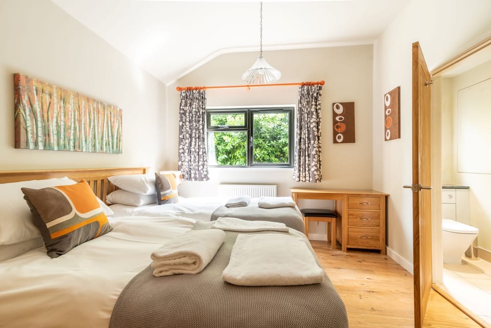 2nd bedroom with twin beds, can be made up as Super King bed on request