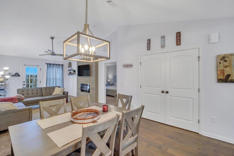 A view of the laundry room!