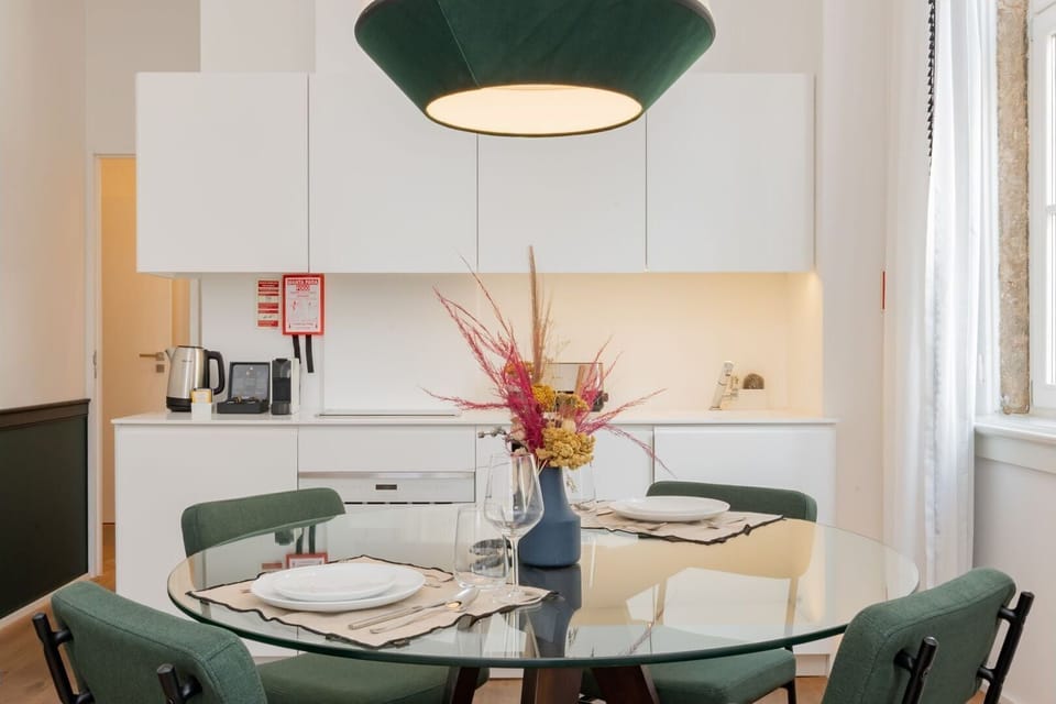 An inviting dining area that will comfortably fit everyone.
#diningarea #comfort #modern #portugal #pt #lisbon