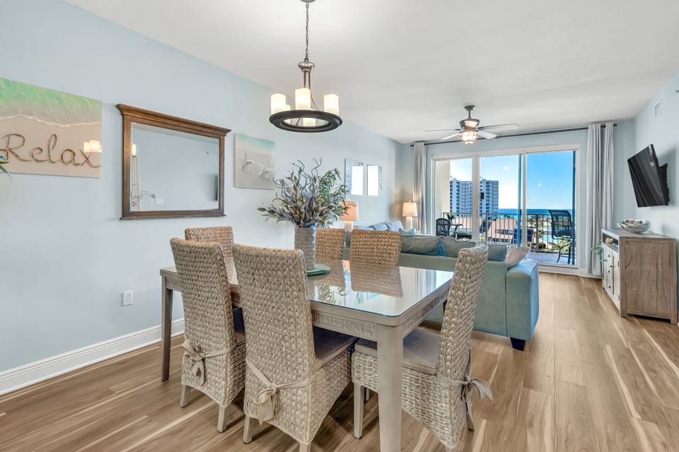 Open floor plan with brand new flooring throughout!