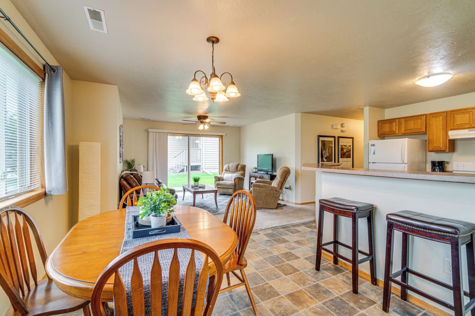 Dining Area | Full Kitchen | Dishwasher | Cooking Basics