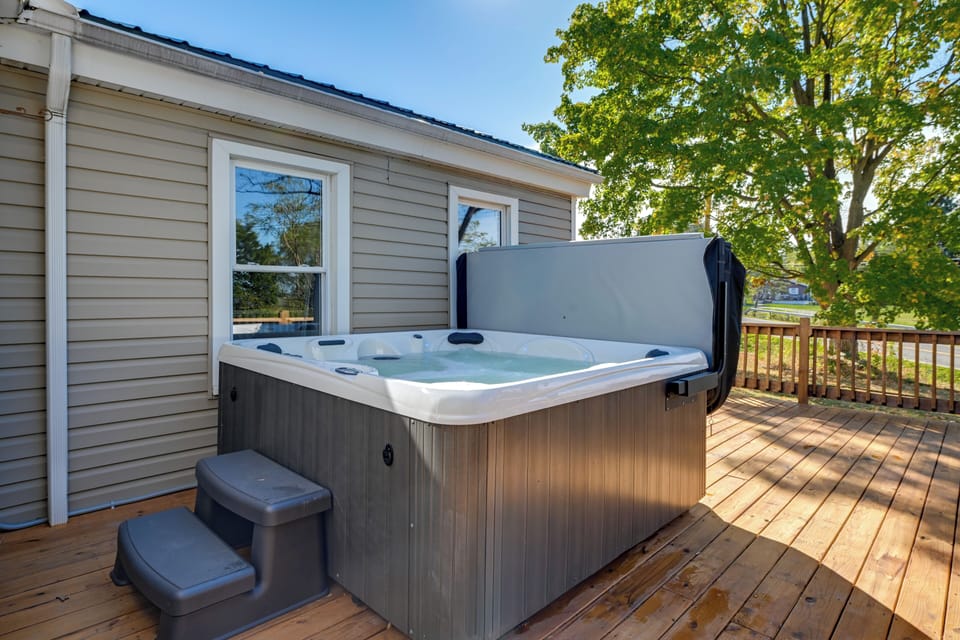 Furnished Deck | Private Hot Tub