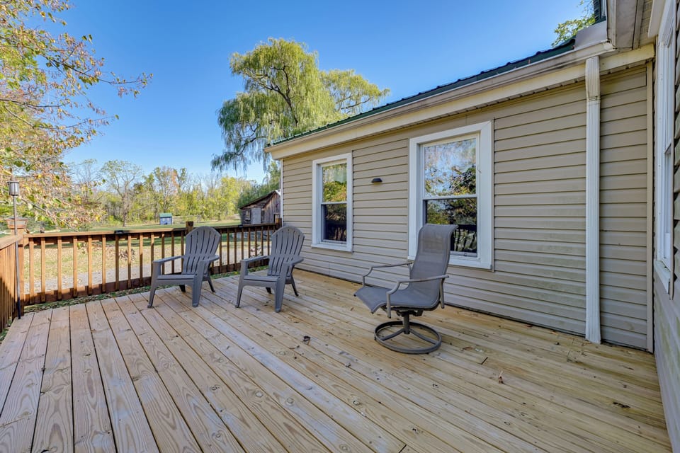 Wraparound Deck | Gas Grill | Seating