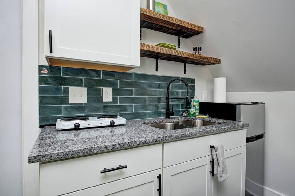 Kitchenette 