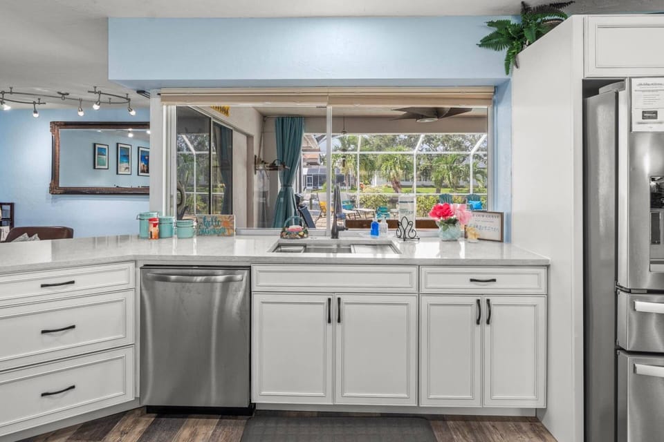 Hello Sunshine!  Keep an eye out for manatees while cooking in the kitchen!