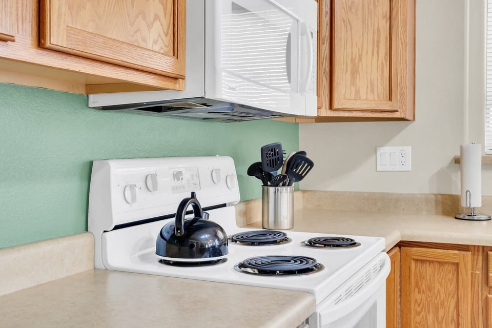 Stove / countertops 