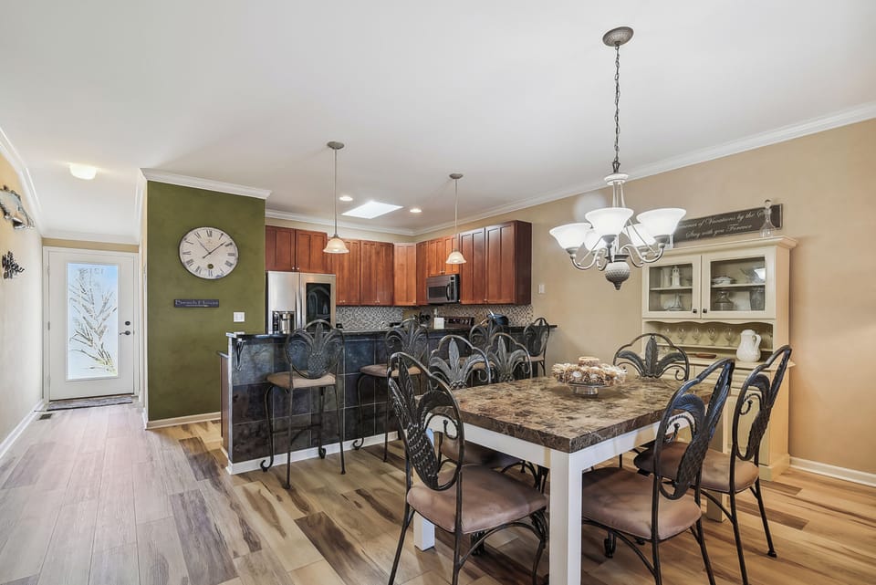 Main Level,Dining Area,