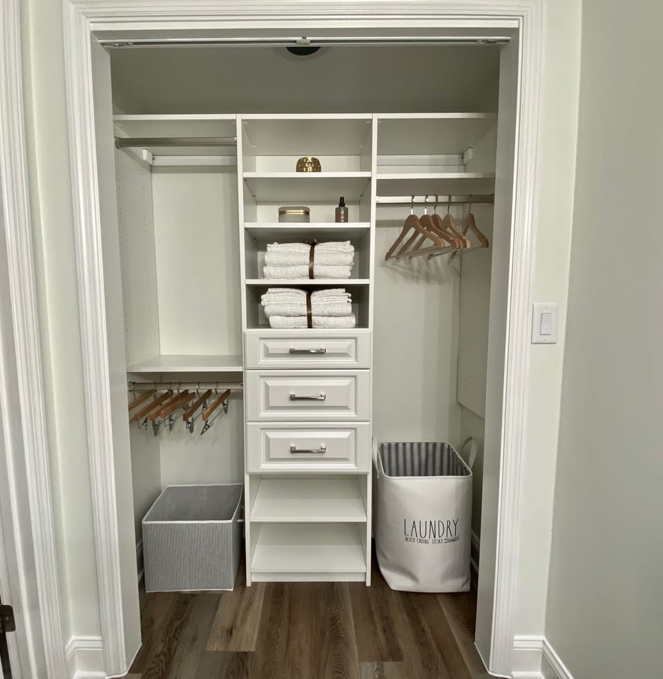 Closet
