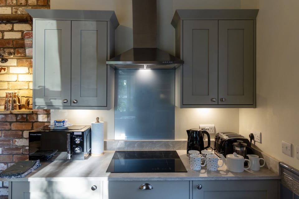 The Kennels Cottage - kitchen
