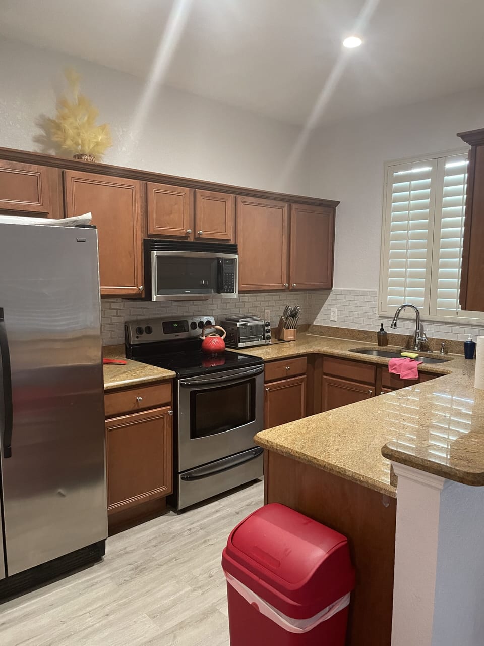 Full kitchen
