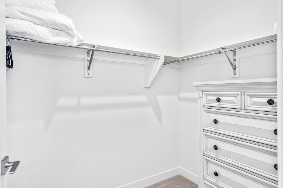 Walk-in closet