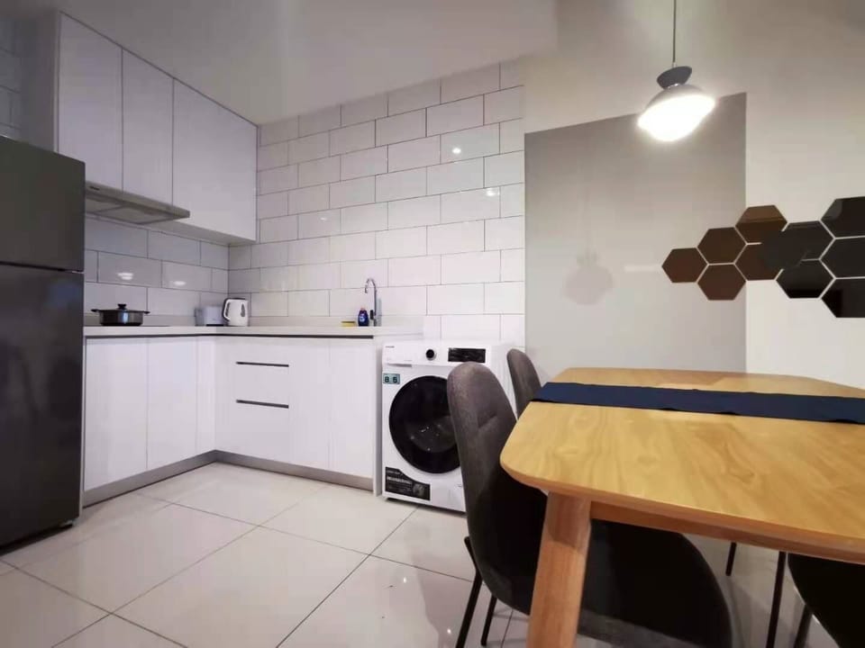 Contemporary Kitchen
