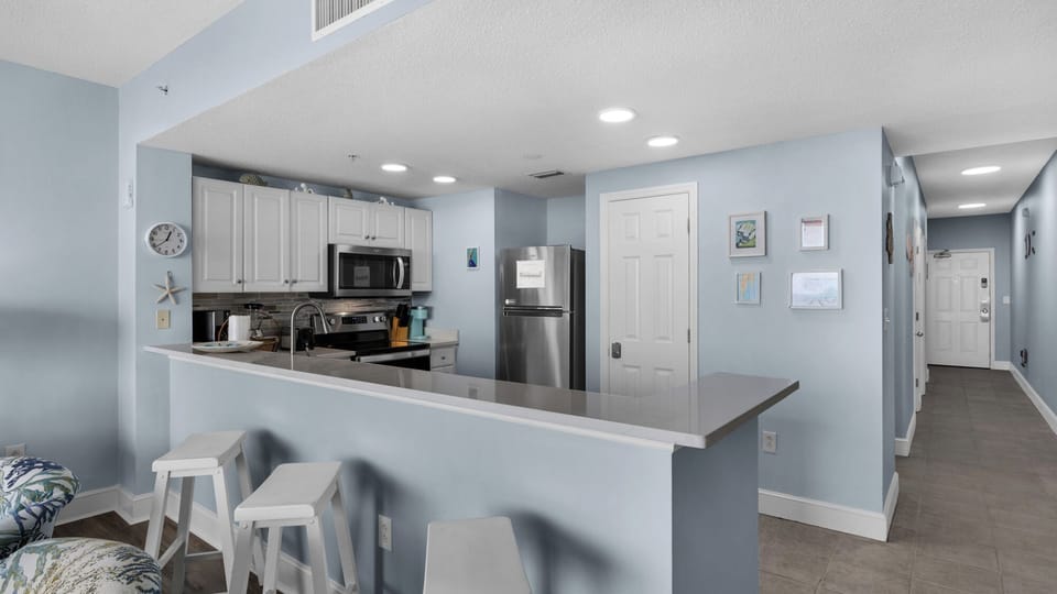 Majestic Tower 1-1606 Living area