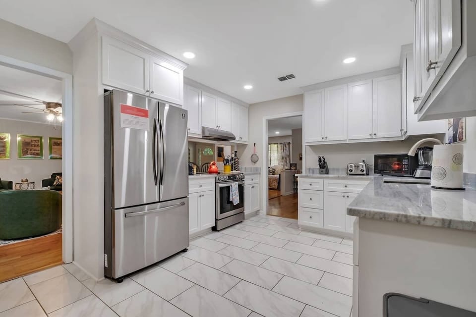 Spacious well equipped kitchen