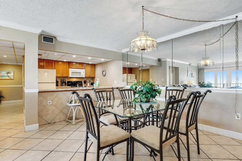 Moondrifter 703 Dining Table and Kitchen