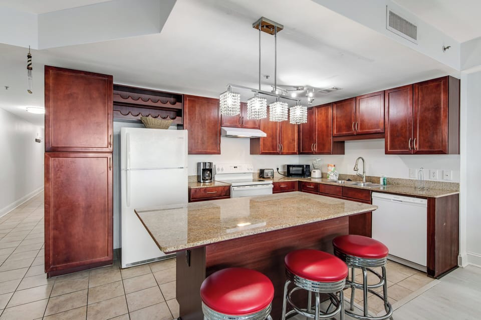 Laketown Wharf 1816 Kitchen
