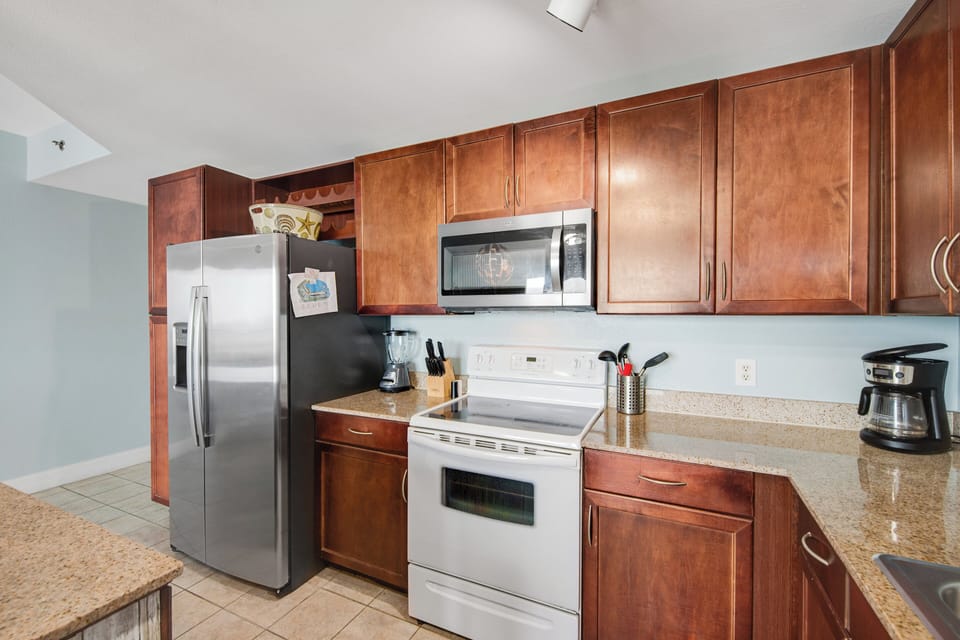Laketown Wharf 1316 Kitchen