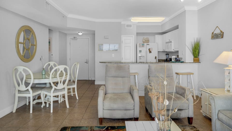 Tidewater 2315 Living Area, Dining Table and Kitchen