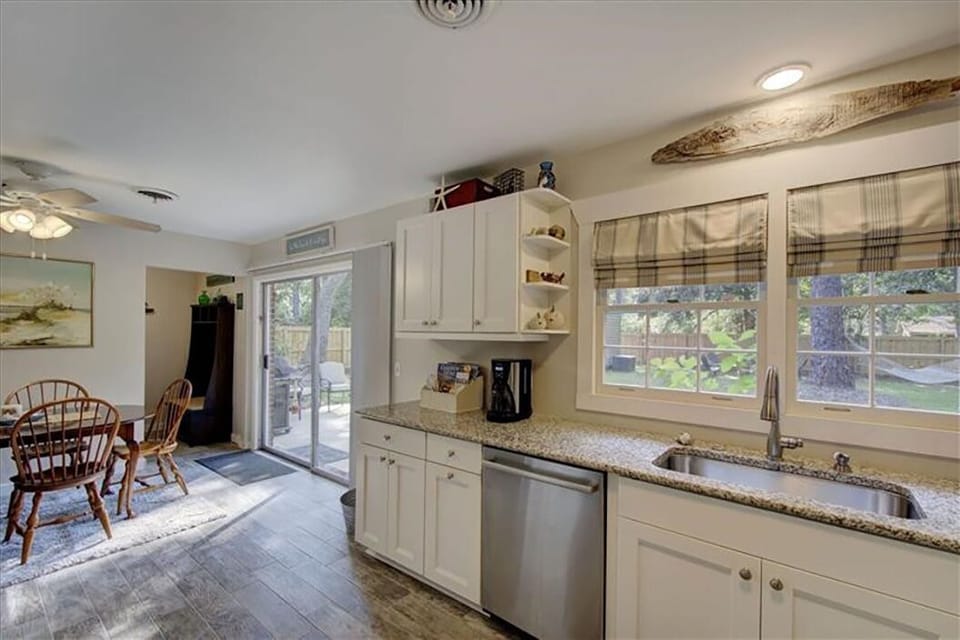 We just added a new Duo Keurig coffee maker and an air fryer to the kitchen.