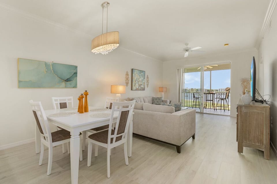This open concept lets you chat with company and share time together