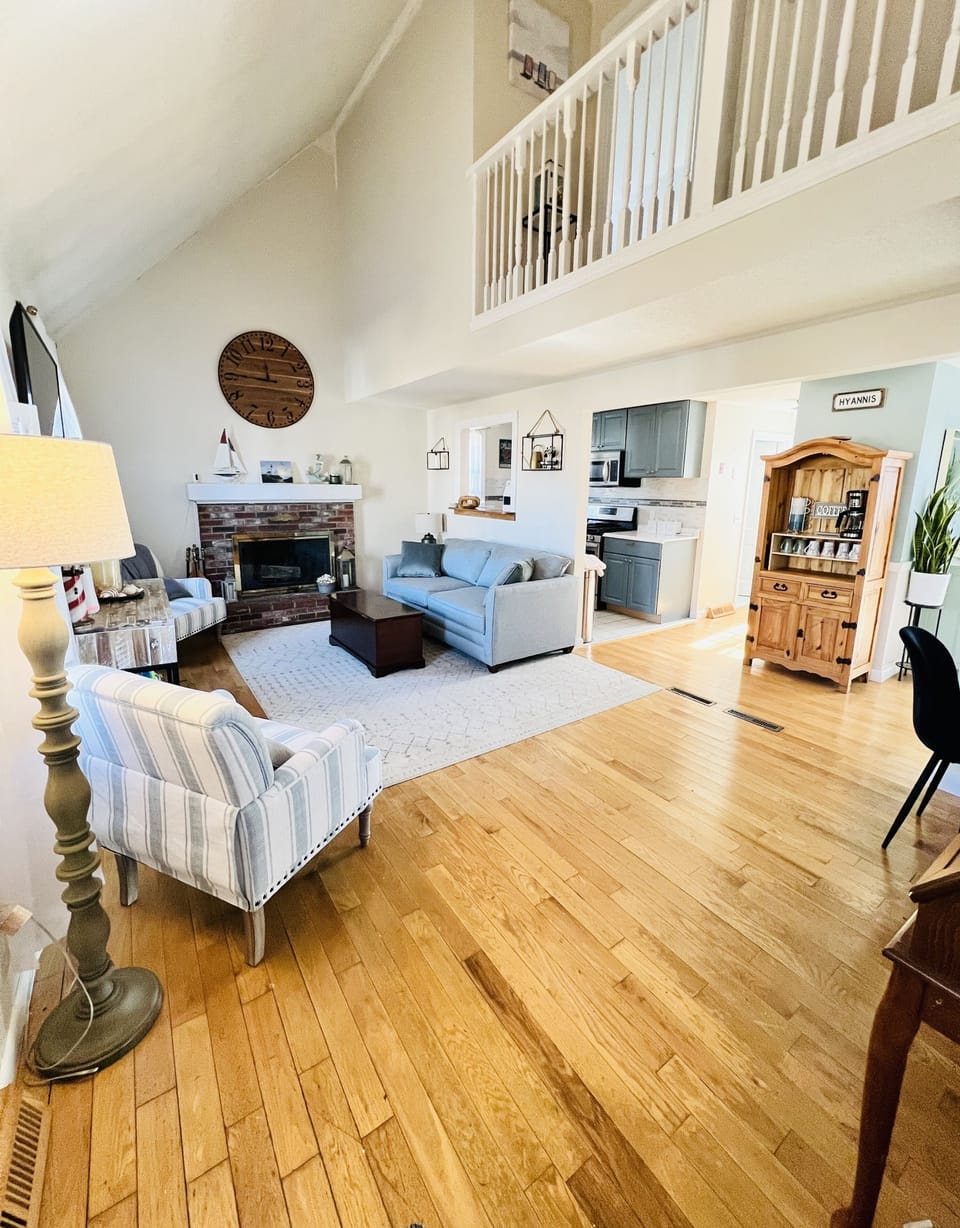 Main floor living room w/ pullout sofa