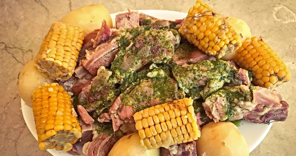 PAPAS, COSTILLAS Y CARNE