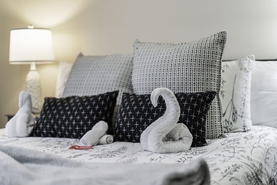 Enjoy your own private oasis in this stunning vacation home boasting a large bedroom with panoramic views of the nature.