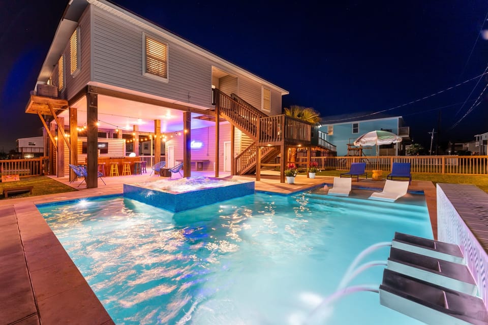 Enjoy your private Galveton Island oasis!