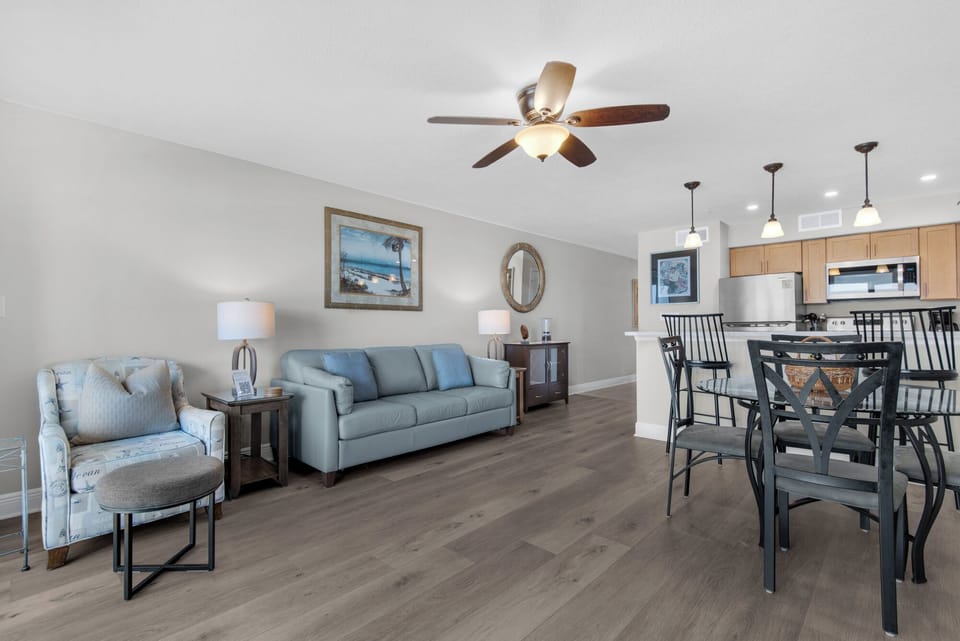 New flooring, freshly painted, gorgeous condo!