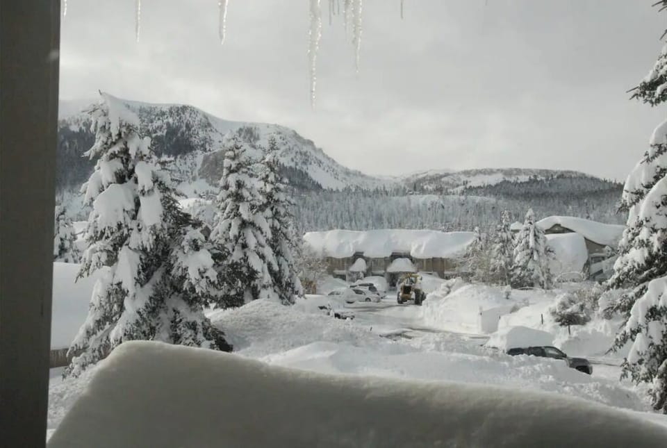 Beautiful Spacious Snowcreek 1 Bedroom&Loft 4 beds Apartment in Mammoth Lakes