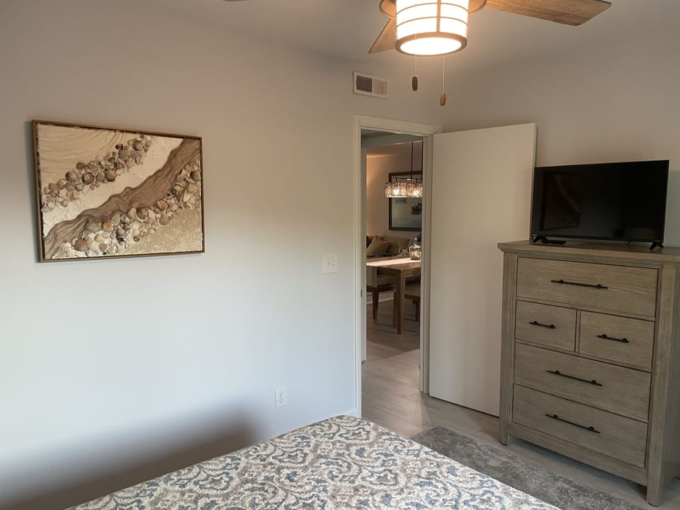 32" TV in guest bedroom