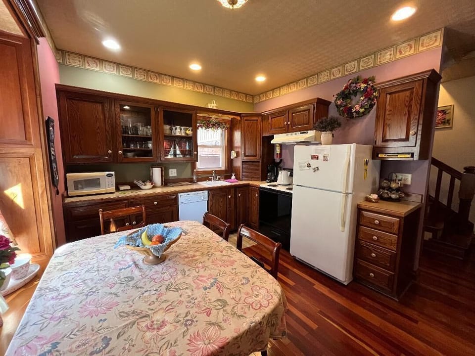 kitchen20looking20in