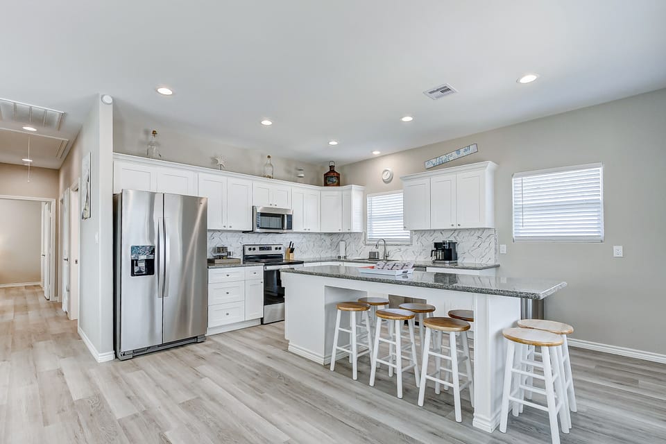 Open kitchen for the perfect meals! New stainless steel appliances!