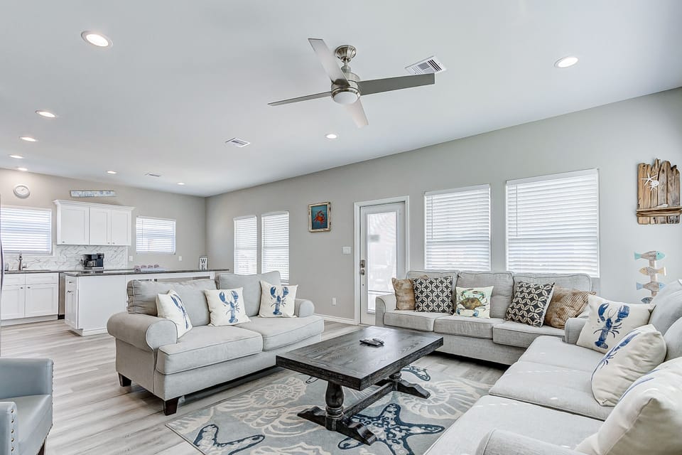 Gorgeous space to spend quality time with family and friends!