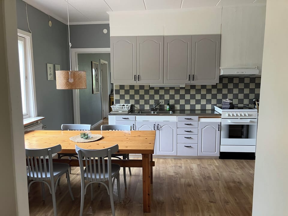 Kitchen with dining table
