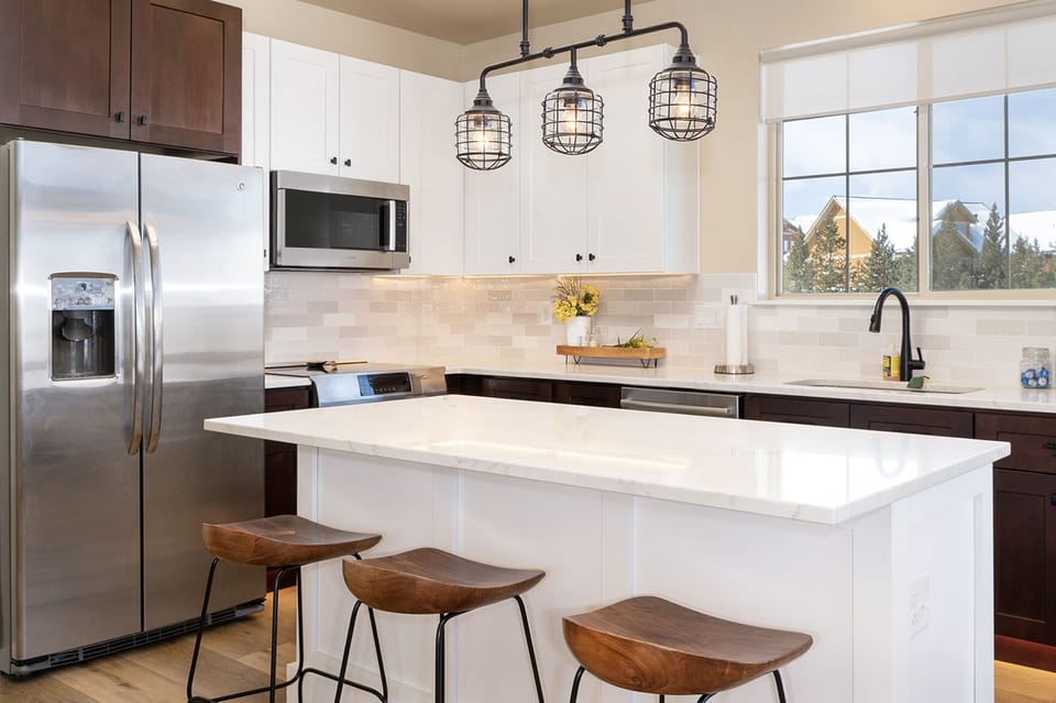 The fully stoced kitchen makes it easy to stay in for meals