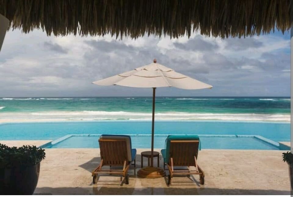 Beach Club Pool
