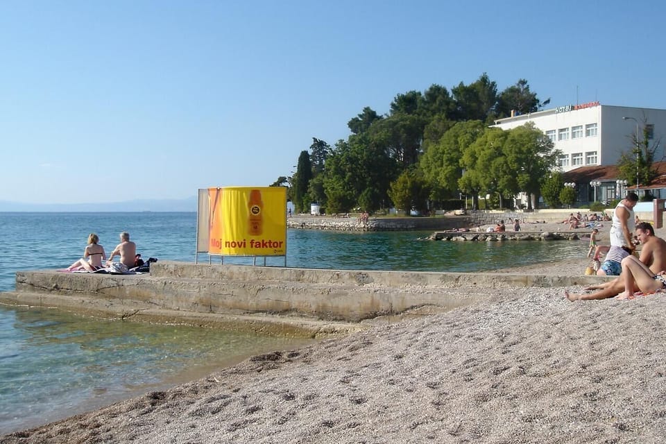 Nearby beaches