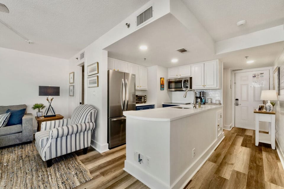 Well Equipped Kitchen and Entrance!
