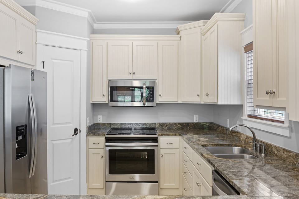 Grayt Expectations Kitchen Alt