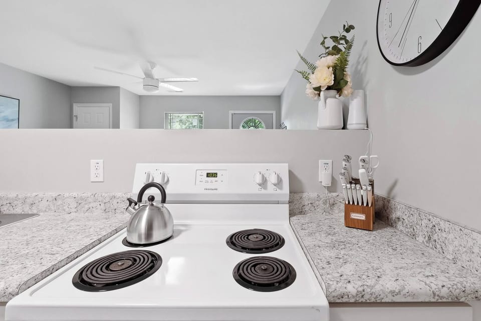There is a reliable four burner electric coil stove found in the kitchen and a variety of kitchen knives, perfect for anyone who will be preparing a beautiful breakfast, lunch, or dinner!